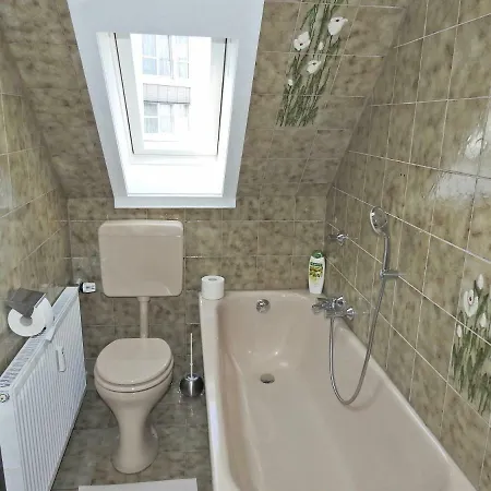 Zentrale 2 Zi. Ferienwohnung Apartment Dusseldorf